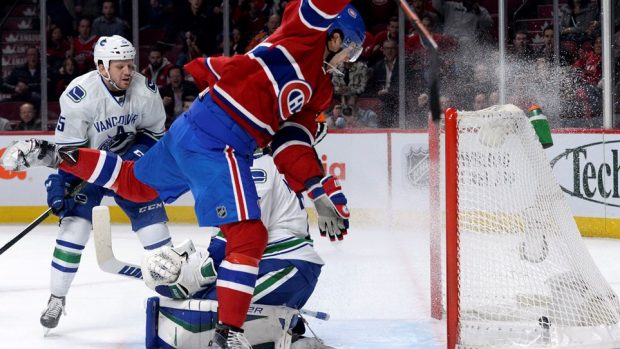 Útočník Montrealu Tomáš Fleischmann v utkání proti Vancouveru Canucks