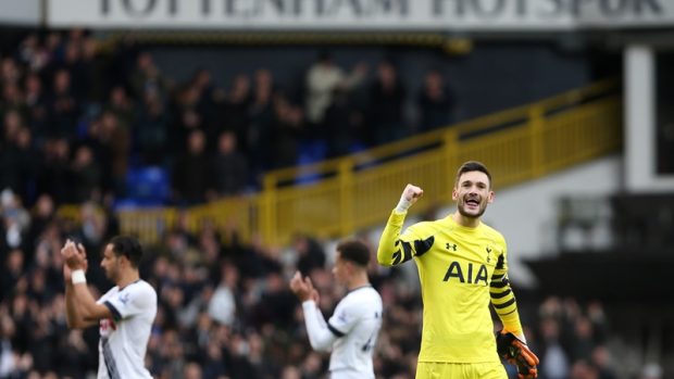 Hugo Lloris by se svými spoluhráči rád slavil i po dnešním North London Derby
