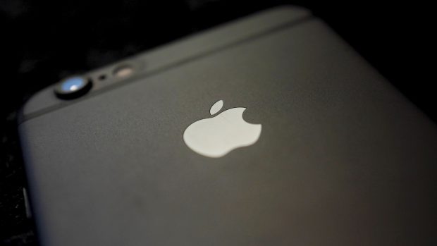 Společnost Apple hlásí nižší výdělky