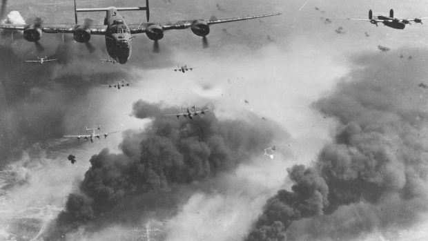 Letoun B-24 v bojové operaci Tidal Wave (ilustrační foto)