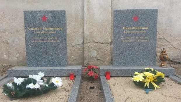 Místo křížů rudé hvězdy. Ruské velvyslanectví slibuje nápravu na náhrobcích carských vojáků