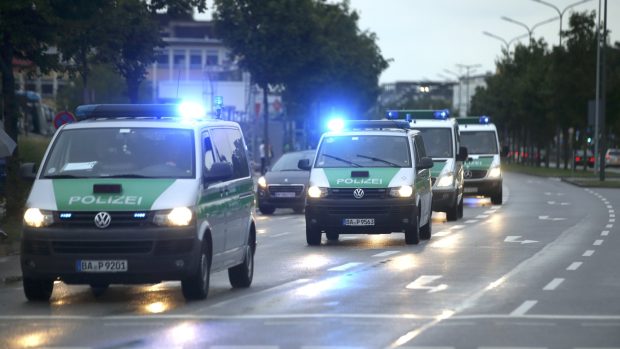 Německá policie v okolí obchodního domu Olympia