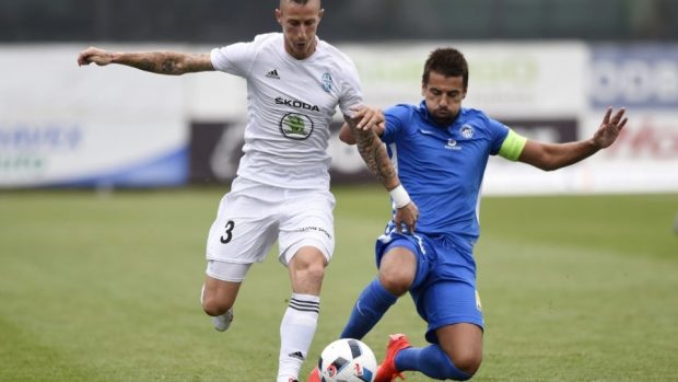 Jiří Fleišman v souboji s kapitánem Milanem Barošem