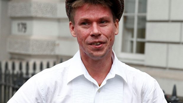 Britský hacker-autista Lauri Love před soudem, který by mělo rozhodnout o jeho vydání do USA
