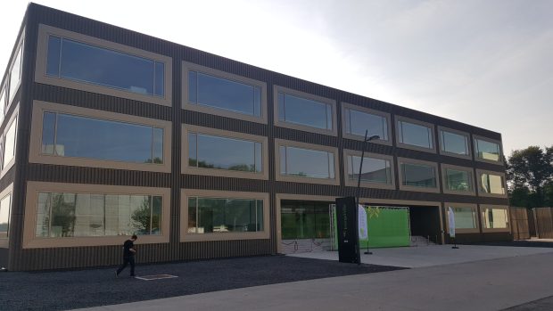 V Energyville se vyvíjejí nové generace baterií, inteligentní sítě nebo fotovoltaické panely.