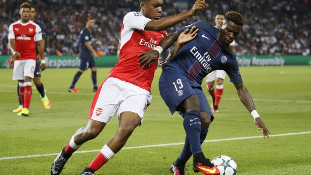 Serge Aurier (vpravo) nastoupil v Champions League i před dvěma týdny při remíze 1:1 s Arsenalem