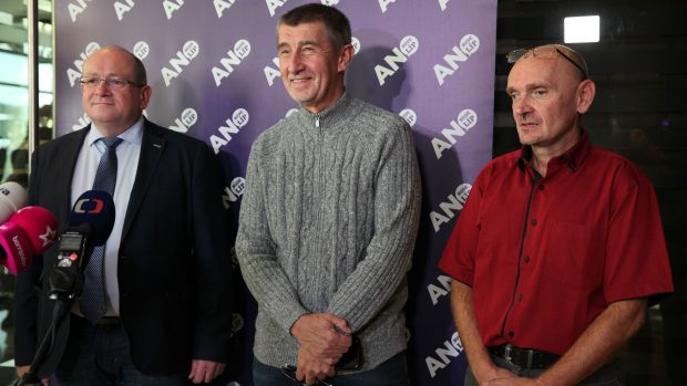 Andrej Babiš s čerstvě zvolenými senátory