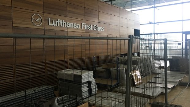 Nové berlínské letiště mělo už 4 roky fungovat, ale přesto se na něm stále pracuje
