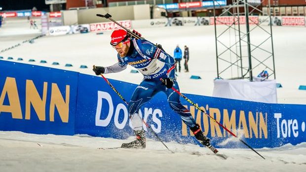 Biatlonista Michal Šlesingr na trati ve švédském Östersundu