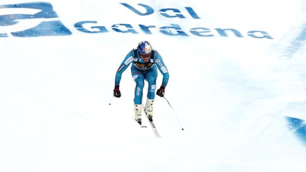 Aksel Lund Svindal přelétá Velbloudí hrby