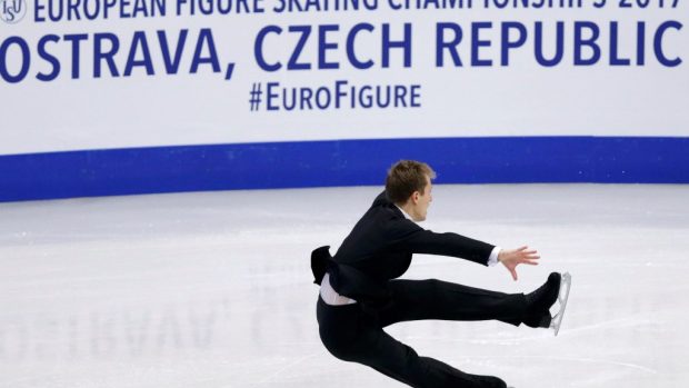Michal Březina padá po trojitém axelu