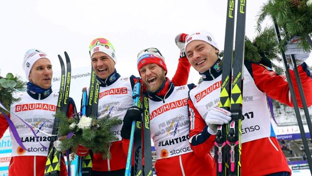 Norové znovu kralovali štafetovému závodu. Zleva Didrik Toenseth, Niklas Dyrhaug, Martin Johnsrud Sundby a Finn Haagen Krogh