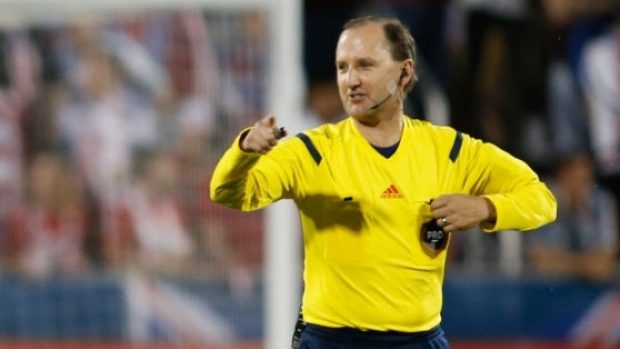 Kevin Stott brzy oslaví padesátiny, v Chicagu ale znovu přesvědčil, proč patří mezi nejlepší americké sudí
