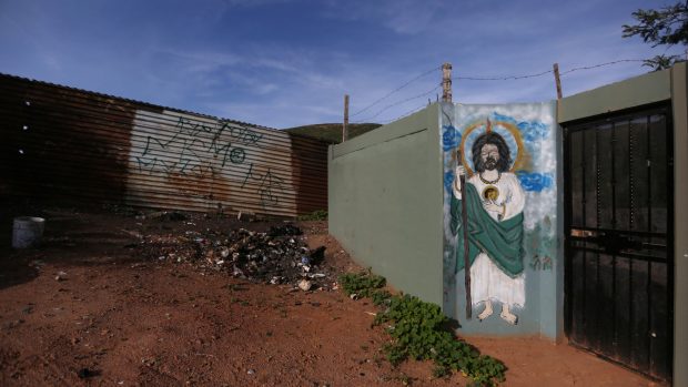 Carlos Torres, architekt, který bydlí v domě přímo u americko-mexických hranic