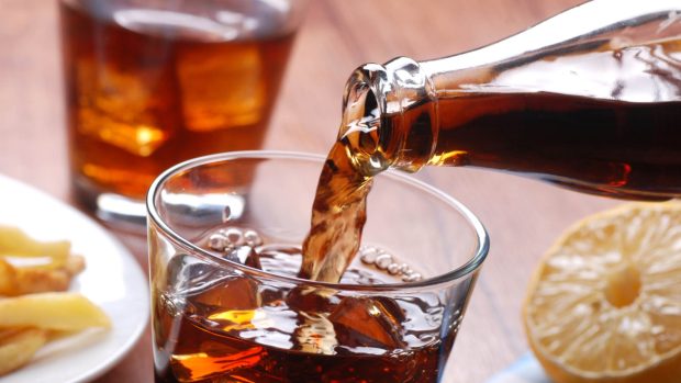 coca-cola , cola , kola , slazené nápoje , sladké nápoje