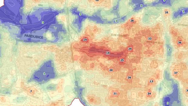 Nejvíc rozpálené je v Pardubicích hlavní nádraží (19) a Hypermarket Albert (14). Příznivé teploty jsou v letních dnech naopak podél řeky Labe (3) nebo v lese u dostihového závodiště (1)