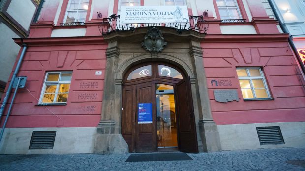 Divadlo Husa na provázku, ve kterém se debata konala