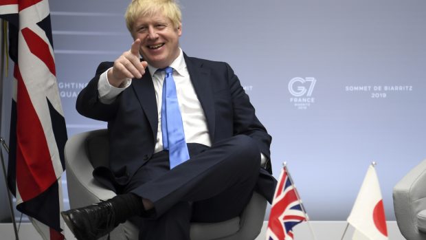 Boris Johnson na summitu G7 v Biarritzu