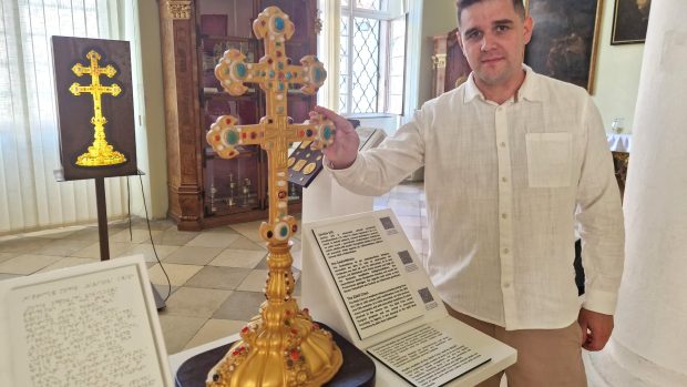 Haptický model Závišova kříže v klášteře ve Vyšším Brodě a jeho autor Jaroslav Svoboda