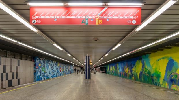 Čekání na metro se může stát kulturním zážitkem