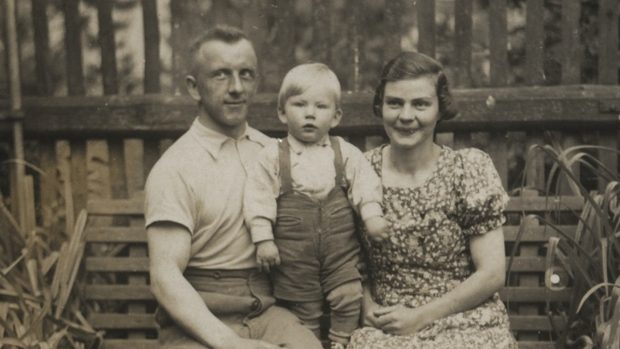 Walter Sitte se narodil v roce 1935 do sudetoněmecké rodiny kousek od německých hranic v Hrádku nad Nisou.