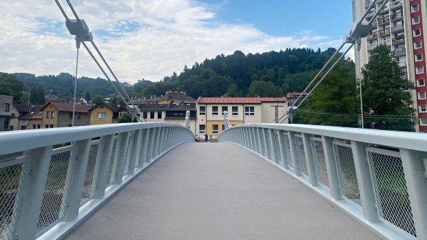 V Železném Brodě otevřeli novou lávku přes Jizeru