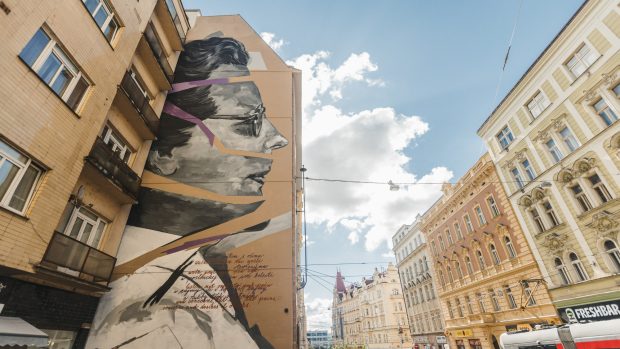 Mural připomínající 75. výročí justiční vraždy Milady Horákové