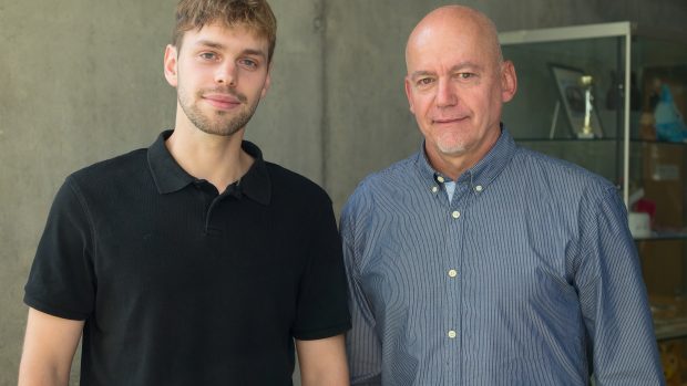 David Špunar, spoluzakladatel aplikace FaceUp, a Milan Kotík, ředitel organizace Aisis