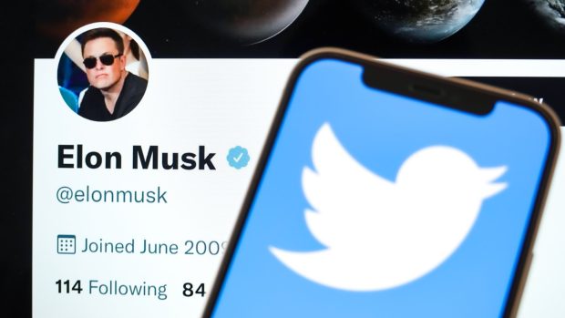 Elon Musk kupuje Twitter