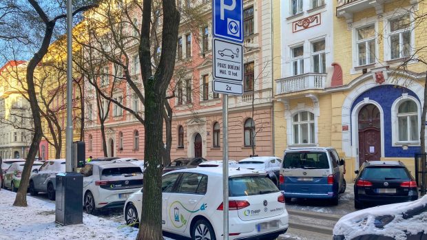 Stanice na nabíjení elektromobilů na Vinohradech