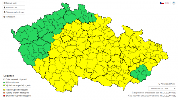 Bouřky, které mají v pátek odpoledne dorazit do Česka, mohou zejména na severu Moravy a ve Slezsku přejít do trvalejších srážek