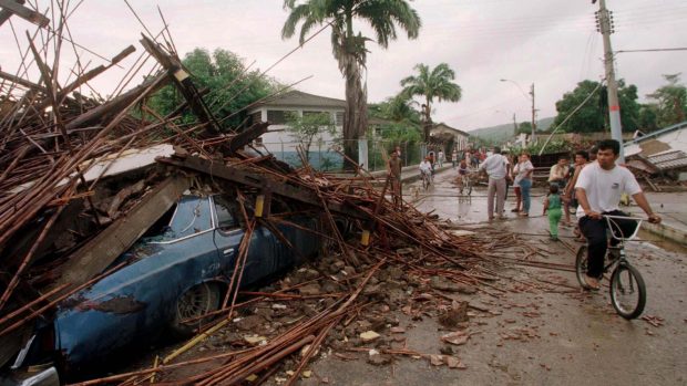 Archivní snímek z roku 1997, tehdy severní Venezuelu zasáhlo zemětřesení o síle 6.9.