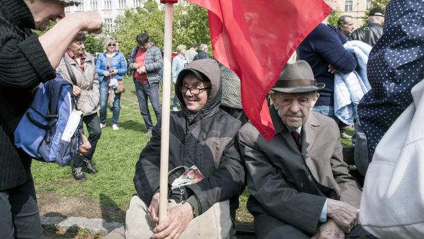 Miloš Jakeš, Komunisté slavili 1. máj na náměstí Jiřího z Poděbrad