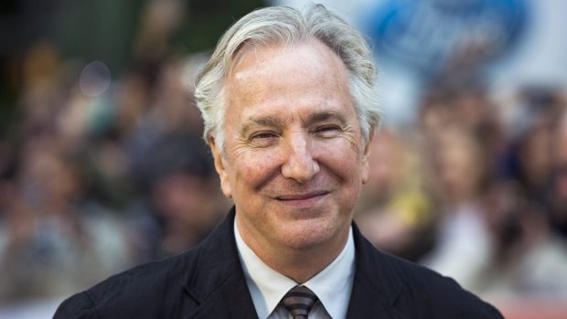 Britský herec a režisér Alan Rickman na červeném koberci během filmového festivalu v kanadském Torontu (září 2014)