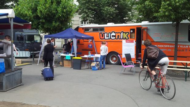 Takzvaných streetworkerů jsou asi dvě tisícovky a polovina z nich se věnuje právě dětem.