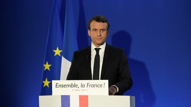 Emmanuel Macron při projevu ve volebním štábu po druhém kole prezidentských voleb, které podle odhadů vyhrál.