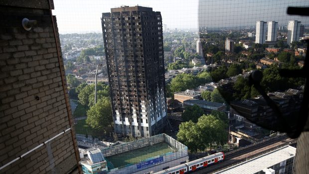 Obytný dům Grenfell Tower, který ve středu zničil rozsáhlý požár.