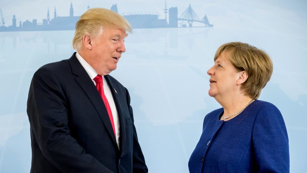 Americký prezident Donald Trump a německá kancléřka Angela Merkelová na summitu G20