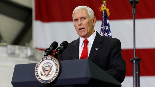 Americký viceprezident Mike Pence dnes prohlásil, že USA zahajují novou éru průzkumu vesmíru a slíbil, že jeho země vyšle lidskou posádku na Mars a rovněž zpátky na Měsíc.