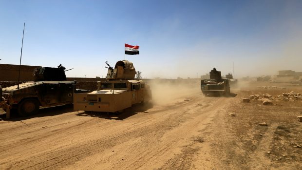 Vozidla irácké armády ve městě Tal Afar