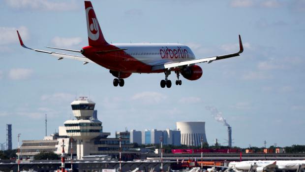 Letadlo Air Berlin na berlínském letišti Tegel