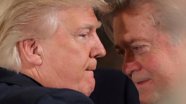 Americký prezident Donald Trump a jeho bývalý hlavní stratég Steve Bannon