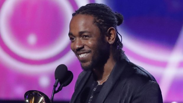 Kendrick Lamar na předávání cen Grammy 2018