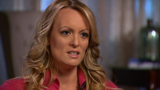 Pornoherečka Stephanie Cliffordová známá jako Stormy Daniels
