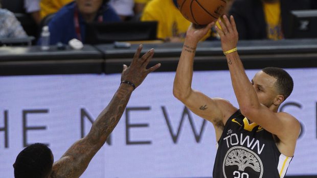 Stephen Curry táhl Golden State za druhou výhrou
