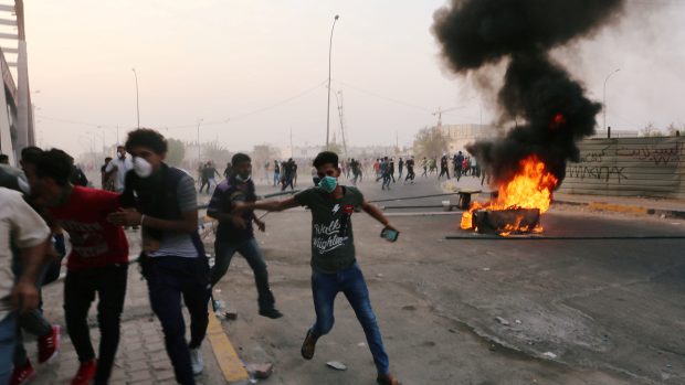 Protesty v irácké metropoli Basra