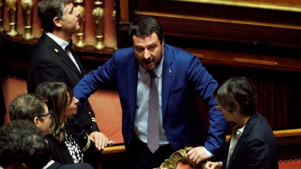 Italský vicepremiéra ministr vnitra Matteo Salvini v italském Senátu (archívní foto)