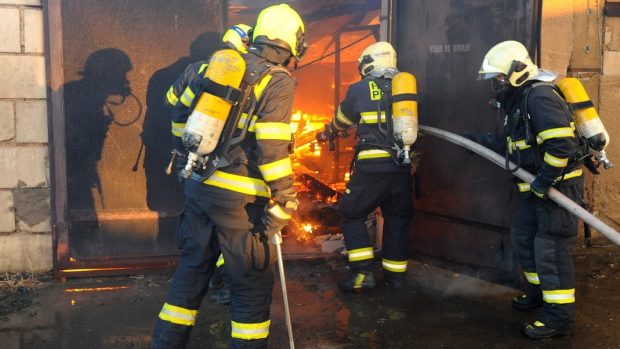 Do okolí neuniklo větší množství škodlivých látek, řekli představitelé hasičů, záchranné služby a radnice