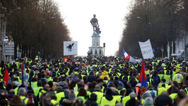 Demonstranti se sešli také ve městě Angers.