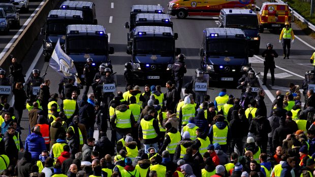 Protesty španělských taxikářů v Madridu